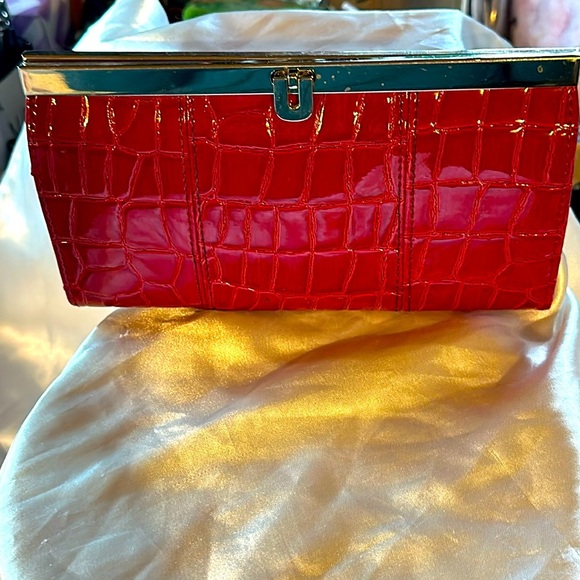 Red Patent Leather Stamped Pattern Multiple compartments /clean /smoke free home - Picture 1 of 9